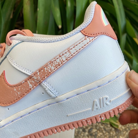 Nike Air Force 1 LV8 - Picture 4 of 5